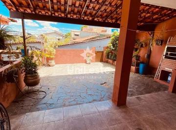 Casa de 10 quartos, Sabará · Casa para venda em Nova Vista de 360.00m² com 10 Quartos e 1 Garagem