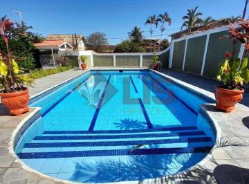 Casa · 324m² · 5 Quartos · 3 Vagas · Sobrado a venda com 4 suítes com banheira, área gourmet e piscina no Pontal de Santa Marina