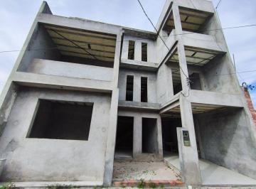 Casa de 4 quartos, · Casa Triplex com piscina na Região de Abrantes