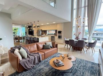 Casa · 232m² · 3 Quartos · 2 Vagas · Casa em Condomínio fechado