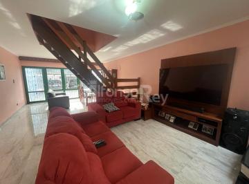 Casa · 190m² · 3 Quartos · 4 Vagas · Sobrado