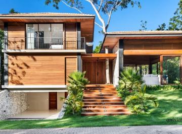 Casa · 640m² · 5 Quartos · 4 Vagas · CASA COM 5 SUÍTES e 640m² À VENDA NO COND. PRAIA DO CASTELO | PRAIA DO FORTE-BA