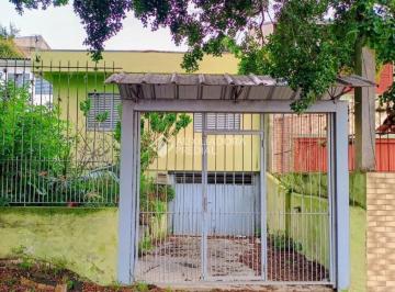 Casa · 300m² · 3 Quartos · Casa de material com chapa