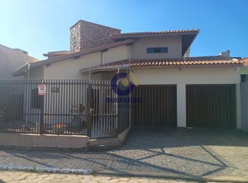 Casa · 300m² · 4 Quartos · 2 Vagas · Casa com 4 dormitórios e suíte na Ressacada