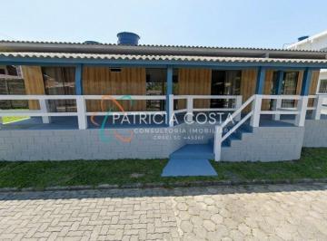 Casa · 180m² · 6 Quartos · 4 Apartamentos Térreos à Venda no Ambrósio-Garopaba/SC