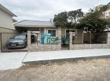 Casa · 3 Quartos · 1 Vaga · Casa à Venda no Serraria, São José/SC