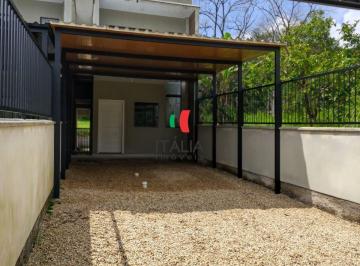 Casa · 83m² · 2 Quartos · 1 Vaga · Casa com ótimo espaço e potencial!