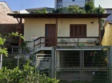 Casa · 207m² · 3 Quartos · 2 Vagas · Casa com 4 dormitórios, 2 vagas e espaço para toda a família no São João