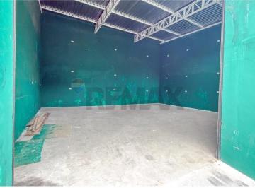 Comercial · 100m² · Barracão Para Alugar em Mogi Mirim - Santa Cruz - Construção: 100m² - 2 banheiros - INVESTIMENTO R$
