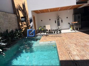 Casa · 480m² · 5 Quartos · 8 Vagas · Casa nova de alto padrão decorada e equipada com requinte e sofisticação