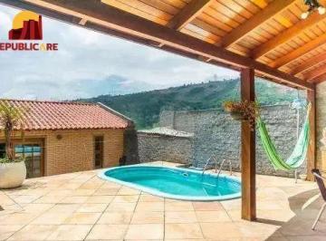 Casa · 180m² · 3 Quartos · 6 Vagas · Casa à venda - em Morro Santana
