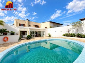 Casa · 328m² · 4 Quartos · 4 Vagas · Casa ampla com 4 dormitórios, suíte e área de lazer- Passo da Areia