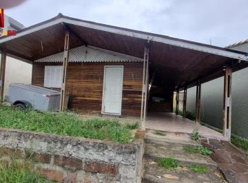 Terreno · 242m² · 2 Quartos · 2 Vagas · Terreno residencial/comercial, localizado no bairro Camaquã