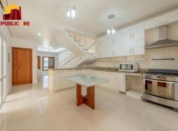 Casa · 178m² · 4 Quartos · 3 Vagas · Casa desocupada Parque Iguaçu