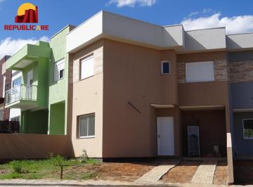 Casa · 122m² · 1 Quarto · 2 Vagas · Casa com 3 dormitórios no bairro Mário Quintana