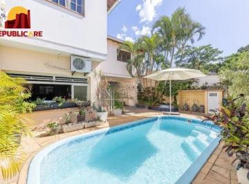 Casa · 160m² · 3 Quartos · 2 Vagas · Casa térrea, 160 m² privativos, patio com piscina, no Bairro São Sebastião.