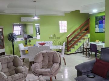 Casa · 150m² · 3 Quartos · 4 Vagas · Casa - Jardim América - 3 Dormitórios - 121m².