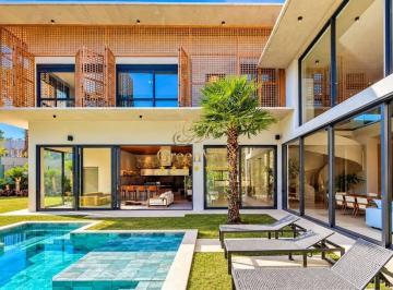 a7c6787eb24292a1abc1d0d4b68b2bce9f1147c3 · Campo Comprido | Casa Vivenda Tabor | 538,50 m² | 4 Suítes | Terreno de 1.600 m²
