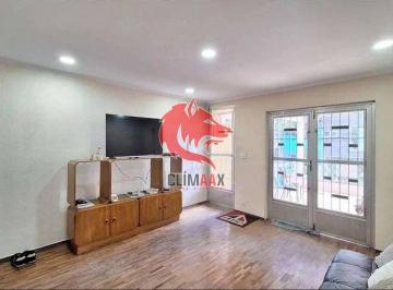 c2f4e2e17b813501a902d9805c2e841b37e62e4d · Sobrado à venda na Vila Pompéia com 3 quartos, quintal, varanda e 1 vaga