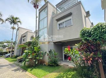 Casa · 150m² · 3 Quartos · 2 Vagas · Casa de Condomínio com 3 suítes a 550m da praia de Camburi