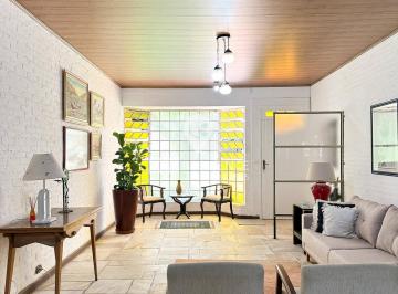 Casa · 615m² · 3 Quartos · 4 Vagas · Casa para venda em Parque Das Laranjeiras de 615.00m² com 3 Quartos, 3 Suites e 4 Garagens