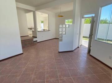 Imagem 1 · Casa para venda em Lagoa, Macaé