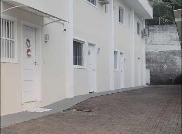 Casa · 100m² · 2 Quartos · 2 Vagas · Casa mobiliada para locação no Centro de Blumenau.