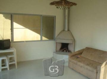 005 · Casa no bairro Praia dos Amores em Balneário