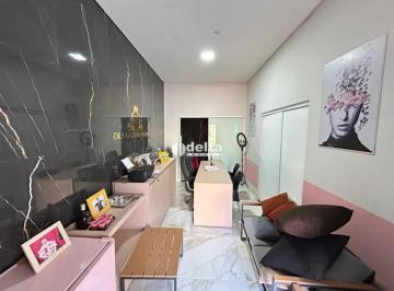 Photo 1 · Casa comercial disponível para locação no bairro Jardim Inconfidência em Uberlân