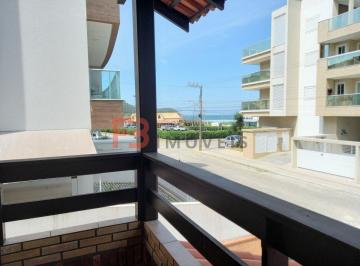 Casa de 4 quartos, Bombinhas · Casa com 4 dormitórios 100m da praia de Mariscal