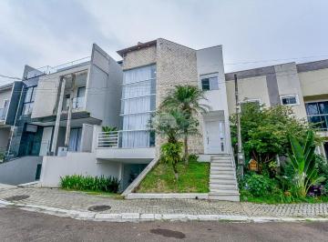 Casa de 3 quartos, · Sobrado com 3 Quartos (1 Suíte), 194m² e Churrasqueira em Condomínio Fechado no Pinheirinho