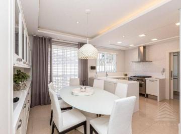 Casa en Venda de 3 quartos Itapema · Casa espaçosa à venda em Guararema – 3 quartos, 2 suítes e garagem para 2 carros
