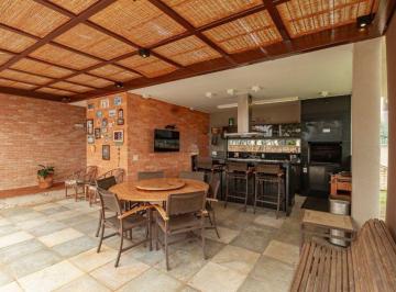 Casa de 4 quartos, Brasília · Lago Sul com 4 suítes, piscina aquecida, energia solar, área gourmet e quadra de vôlei de areia