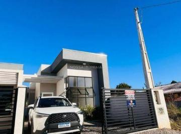 Casa · 88m² · 2 Quartos · 1 Vaga · Casa com piscina a 200 metros da praia em Itapoá SC!