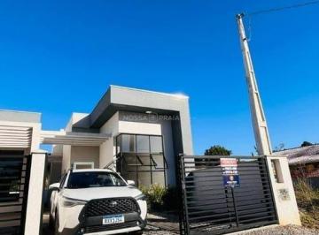 Casa · 88m² · 2 Quartos · 1 Vaga · Casa com piscina a 200 metros da praia em Itapoá SC!