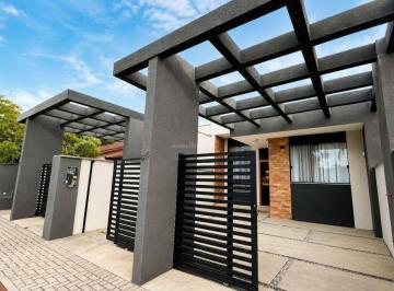Casa · 94m² · 3 Quartos · 1 Vaga · Casa com 3 dormitórios à venda, 94 m² por R$ 990.000,00 - Rainha do Mar - Itapoá/SC