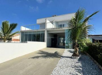 Casa · 171m² · 4 Quartos · 2 Vagas · Sobrado Frente Mar com 4 dormitórios à venda, 171 m² por R$ 1.100.000 - Brasília - Itapoá/SC