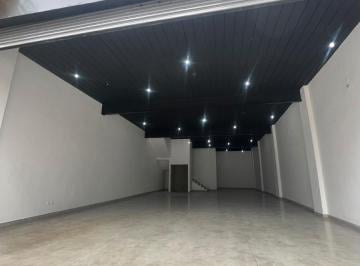 Foto 01 · Salão Comercial para Locação no Centro de São Vicente-SP proximo ao Shopping Brisamar: 2 Salas, 1 Ba