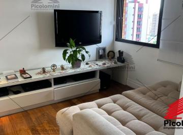 Foto 01 · Apartamento à Venda no Tatuapé: 1 Quarto, 1 Suíte, 1 Sala, 2 Banheiros, 2 Vagas de Garagem e 82m² de