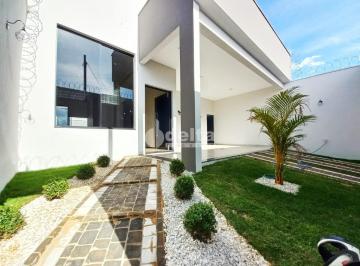 NULL · Casa residencial disponível para venda no bairro Santa Rosa em Uberlândia-MG