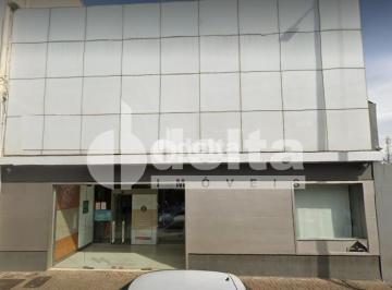 NULL · Casa Comercial disponível para Venda no bairro Centro em Uberlândia-MG