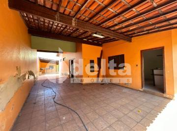 NULL · Casa residencial disponível para venda no bairro Carajás em Uberlândia-MG