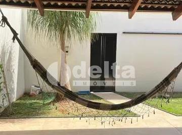 NULL · Casa residencial com 3 quartos sendo 1 suíte disponível para locação e venda no
