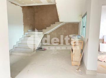 NULL · Casa residencial disponível para venda no bairro Santa Mônica em Uberlândia-MG