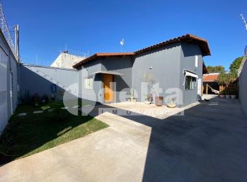 NULL · Casa residencial com 3 quartos sendo 1 suíte disponível para venda no Bairro Lag