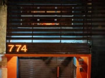 Comercial · 200m² · 3 Vagas · Galpão na Rua Artur de Azevedo, 774 • 200 m²