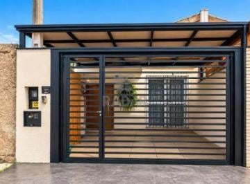 Casa · 180m² · 3 Quartos · 2 Vagas · Casa para alugar em Campinas, Parque Jambeiro, com 3 suítes, com 180 m²
