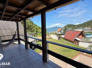 Casa · 200m² · 3 Quartos · 3 Vagas · Casa a 50m da Praia da Tainha com Vista Mar e 3 Dormitórios