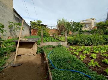 Casa · 290m² · 1 Quarto · TERRENO DE ESQUINA COM 290 M² E ALTO POTENCIAL DE VALORIZAÇÃO