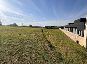 Terreno · 1000m² · TERRENO COM 1.000 M² NO RESIDENCIAL VILLAGE IPANEMA 2 EM ARAÇOIABA DA SERRA